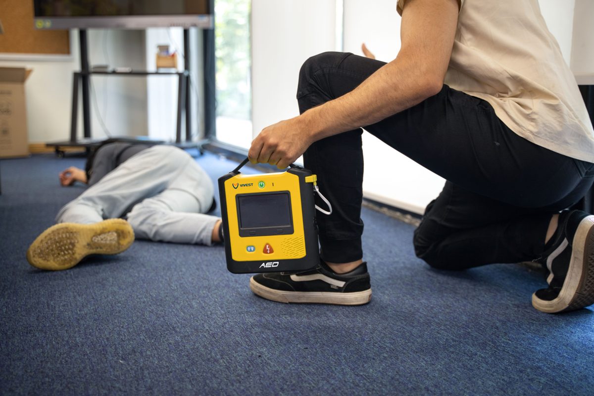 AED rescue indoors