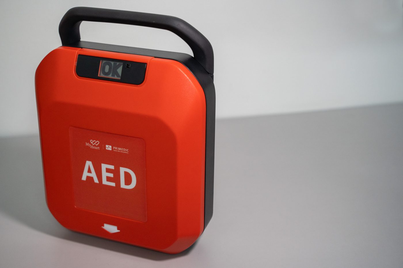 MyHeart Primedic S-Series AED side view